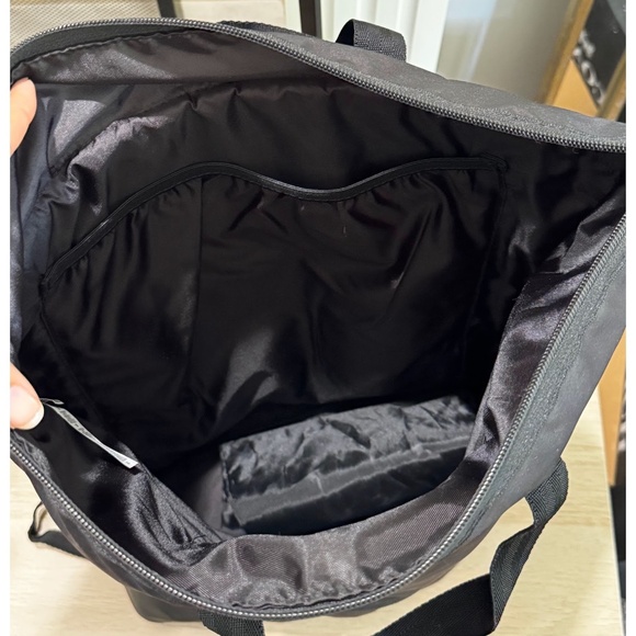 Under Armour Women's Travel Packable Lightweigh Multi-Tasker Backpack in Black - Picture 3 of 4